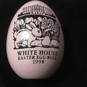 White House Easter Egg 1998 Pink Bill and Hillary Clinton SIGNED!